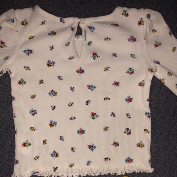 2 Long Sleeve Shirts. Floral print. 18 months. Cream/yellow/multi color. - Picture 5 of 7